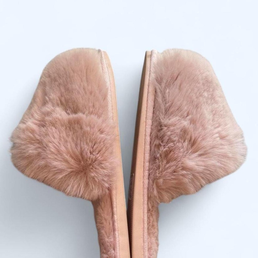 Pink faux fur fuzzy slippers size 10 by Rachel Zoe - Picture 6 of 7